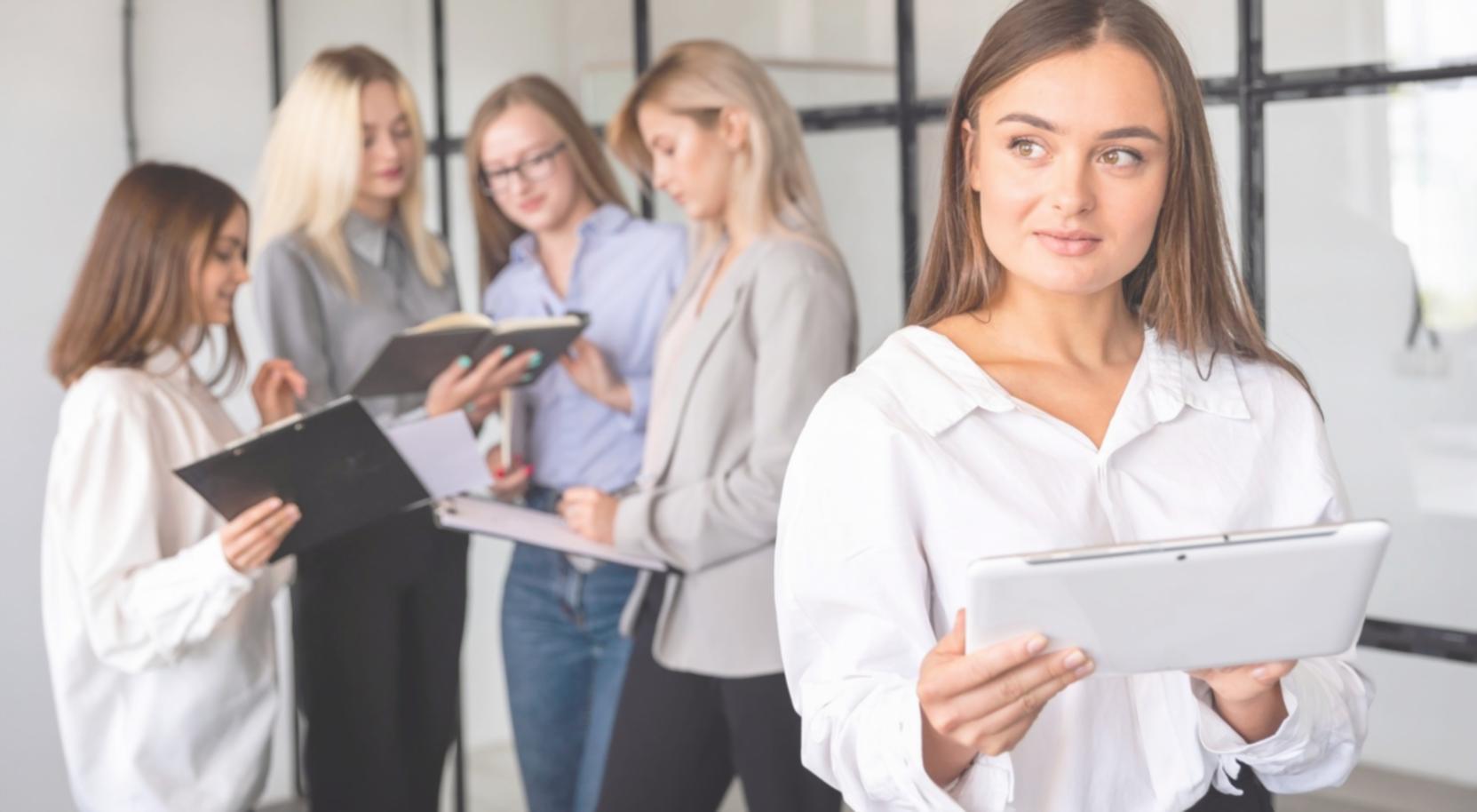 Collaborative budgeting session with mentor and learner